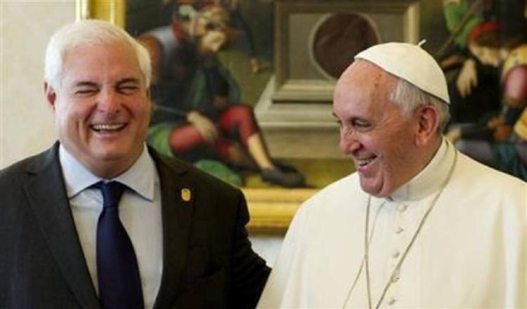 Papa Francisco junto a Ricardo Martinelli. 