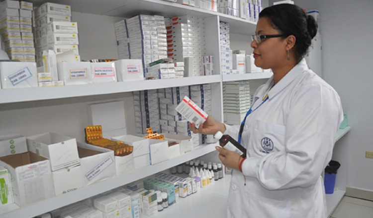 El gobierno de Cortizo busca dotar en 95% las farmacias de las entidades públicas de salud. Foto de archivo