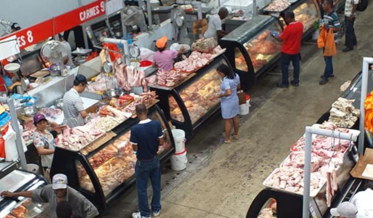 Vendedores y consumidores se ven afectados. Foto de Diómedes Sánchez