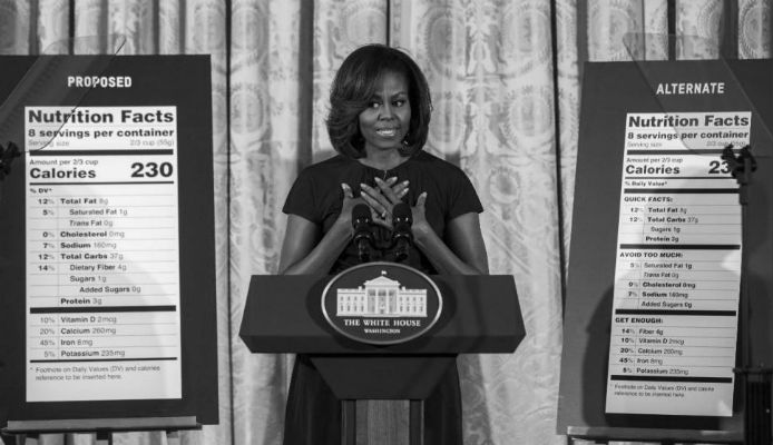 La primera dama estadounidense, Michelle Obama, anuncia una serie de cambios en las etiquetas de información nutricional, en la Casa Blanca en Washington, EE.UU., el 27 de febrero de 2014. Foto: EFE 