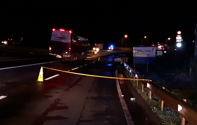 El accidente fue en el retorno de la entrada de La Peña, distrito de Santiago. Foto: Melquíades Vásquez. 