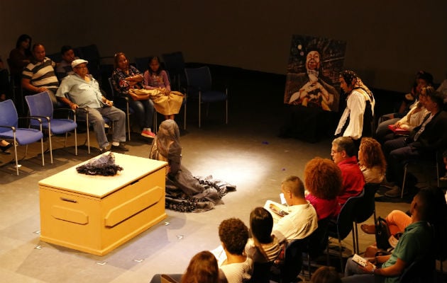 El matrimonio y la muerte, son algunos de los temas de la pieza teatral producida por Yorick (Eric Molino García). /Foto: Josué Arosemena.