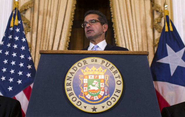 Pedro Pierluisi en su primera rueda de prensa como Gobernador. Foto: AP. 