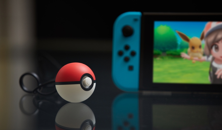 La bola y la máquina de jugar. Pokémon lleva ya 20 años con el entretenimiento. /Foto: Nora Cifuentes