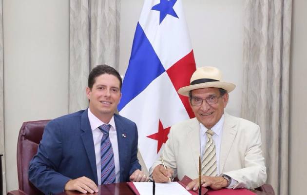 Reynaldo Rivera ha sido ministro de Trabajo en varias ocasiones y también embajador de Panamá en Cuba.