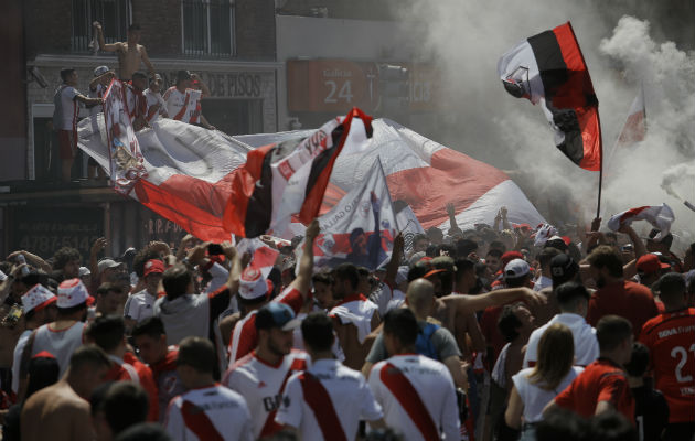 Disturbios por la final de la Copa Libertadores entre River Plate y Boca Juniors. Foto:AP