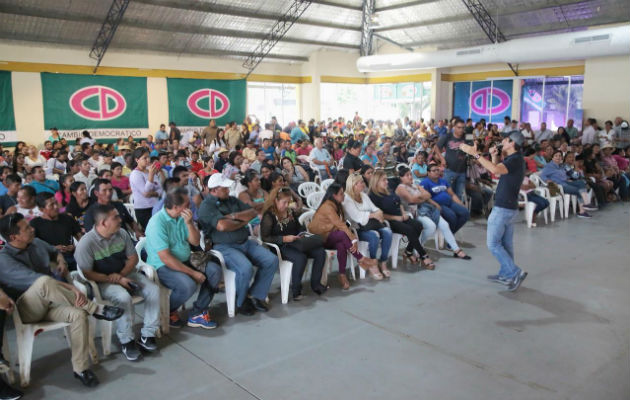 Rómulo Roux muestra preocupación por la falta de medicamentos. Foto: Cortesía