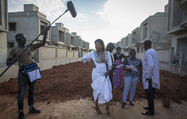 “Amante de un Hombre Casado” fue escrita por Kalista Sy, una senegalesa. La actriz Esther Ndiaye. Foto: Jane Hahn para The New York Times.