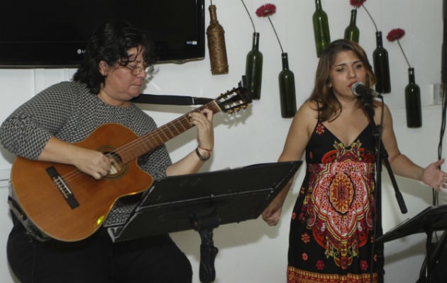 Teresa Toro y Lizi Rodríguez. Participarán en la clausura de la XLI Semana de la literatura panameña 'Rodrigo Miró Grimaldo'. Foto: Archivo.