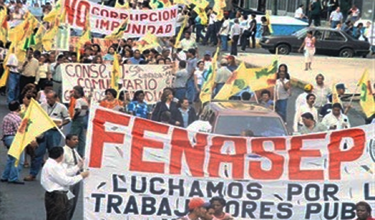 Organizaciones de funcionarios están en alerta, y no descartan protestas. Foto de archivo