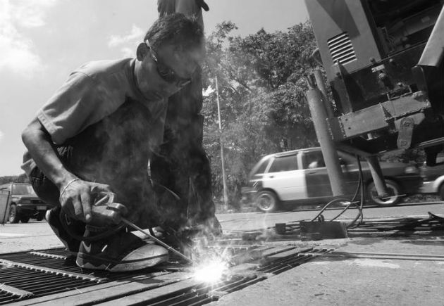 Se debe considerar el aprovechamiento del conocimiento de los trabajadores, es decir el saber hacer, el saber producir, la disponibilidad de la tecnología subutilizada. Foto: Archivo.