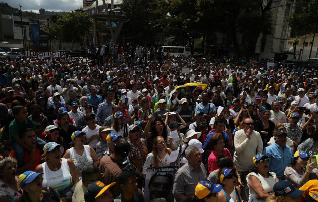 Las afirmaciones de Guaidó tienen lugar simultáneamente al exhorto que hicieron a Maduro varios países europeos para que se anuncien comicios en los próximos ocho días.