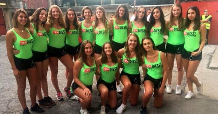 Las jugadoras de voleibol.